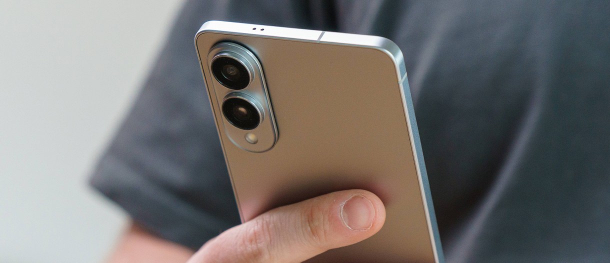 Samsung Galaxy S25 Edge - detailed view